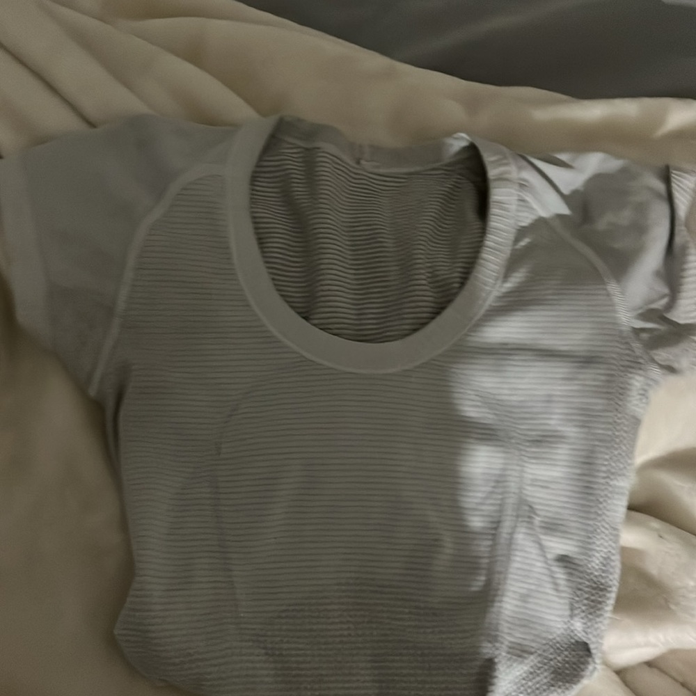 Lululemon 2 Run: Swiftly Tech Short Sleeve Heathe… - image 7